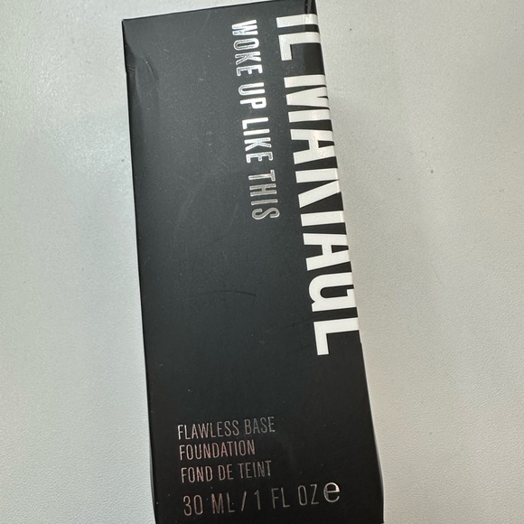 IL MAKIAGE “Woke Up Like This” Foundation - Picture 1 of 7